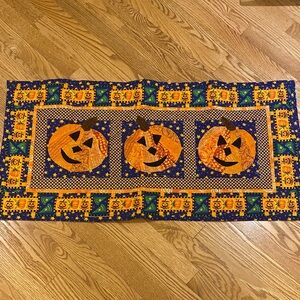 Quilted Halloween Table Runner Pumpkins